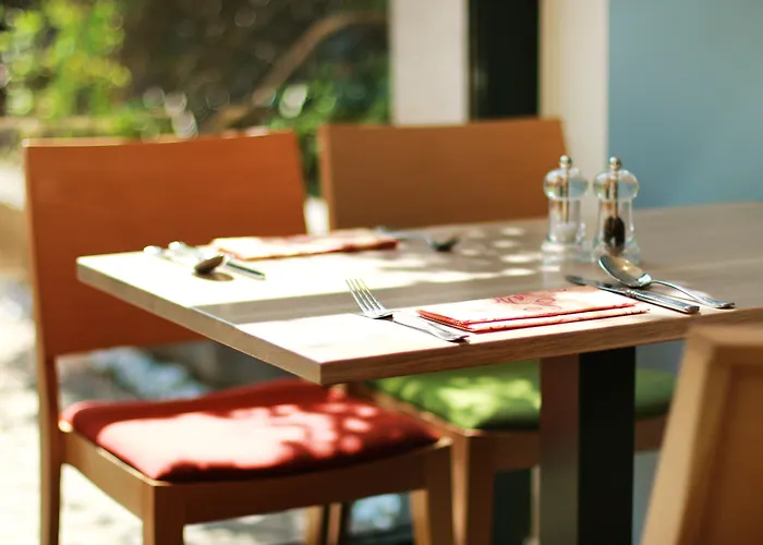 - South, An Ihg Ξενοδοχείο 4*