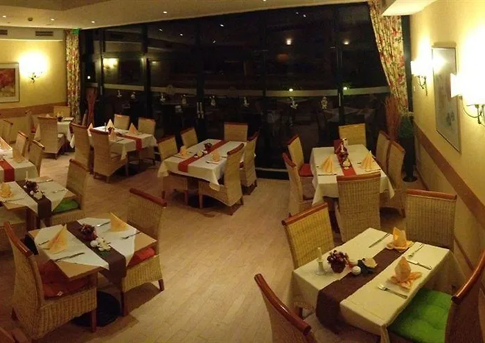 - South, An Ihg Ξενοδοχείο 4*