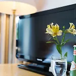 - South, An Ihg Hotel