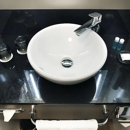 - South, An Ihg Drezno