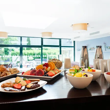 - South, An Ihg Hotel