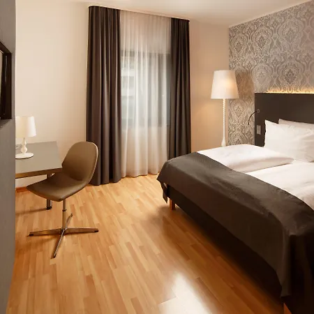 - South, An Ihg Dresda