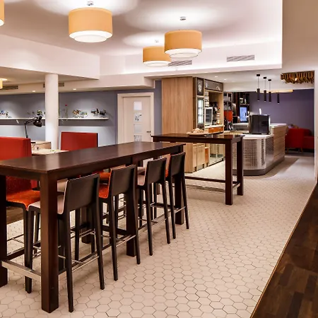 - South, An Ihg Hotel