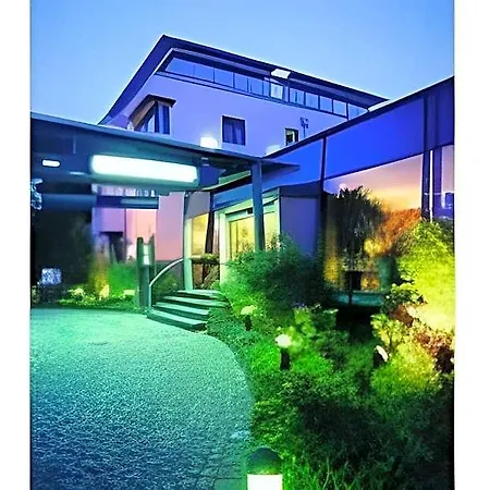 - South, An Ihg Hotel