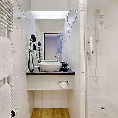 فندق - South, An Ihg 4*