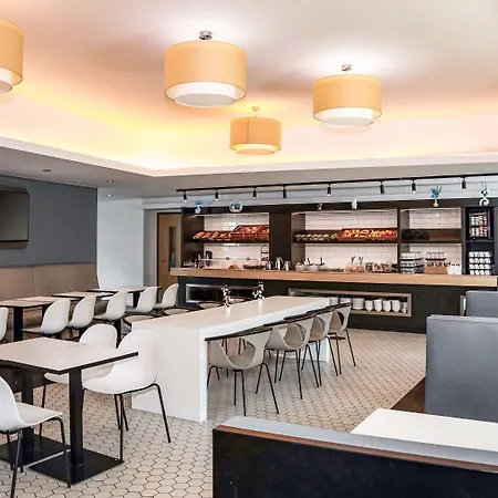 - South, An Ihg Отель 4*