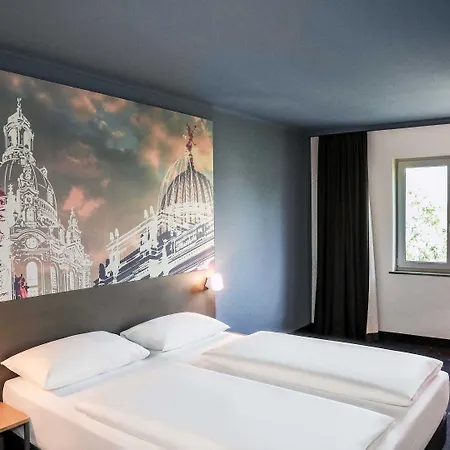 - South, An Ihg Отель