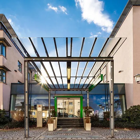 - South, An Ihg Отель