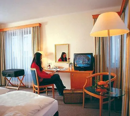 - South, An Ihg Отель