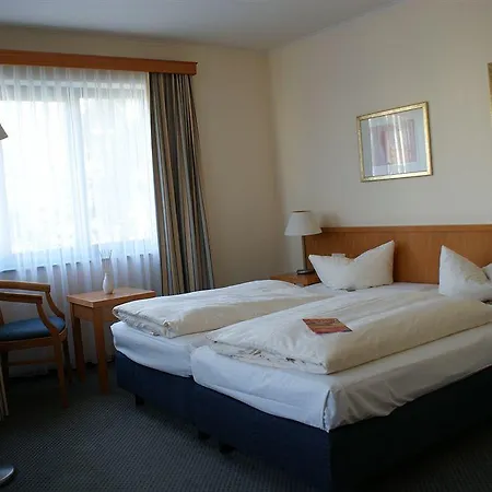 - South, An Ihg 4* Дрезден
