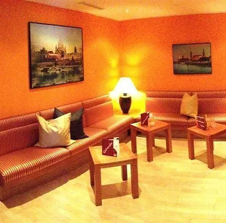 - South, An Ihg Отель 4*