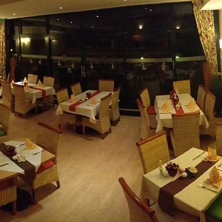 - South, An Ihg Отель 4*