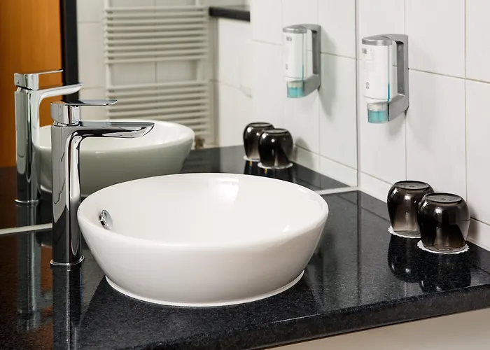 - South, An Ihg מלון דרזדן