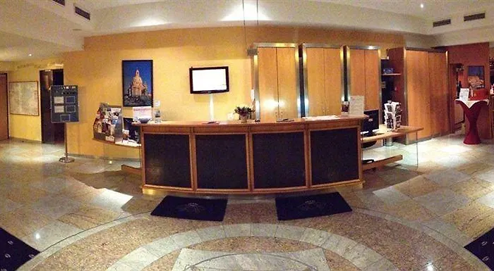 - South, An Ihg Ξενοδοχείο Δρέσδη