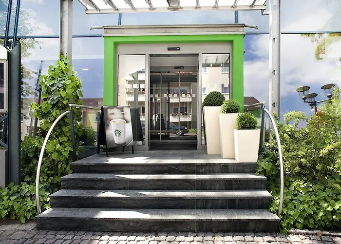 - South, An Ihg מלון דרזדן