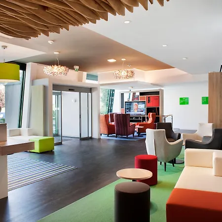 - South, An Ihg Hotel 4*