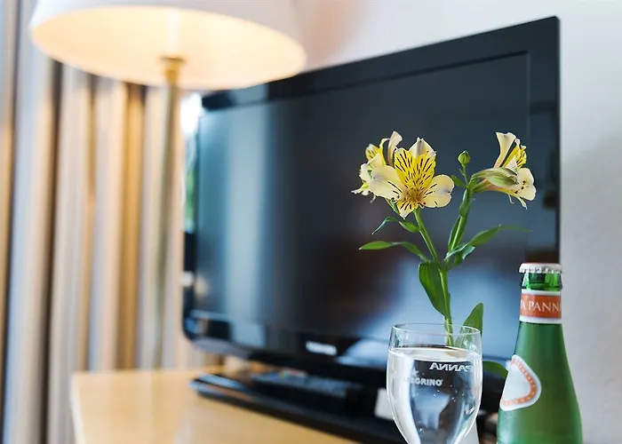 - South, An Ihg Szálloda