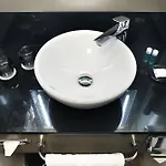 - South, An Ihg Dresden