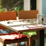- South, An Ihg Hotel 4*