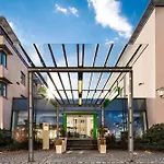 - South, An Ihg Hotel