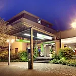 - South, An Ihg Hotel