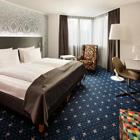 - South, An Ihg فندق